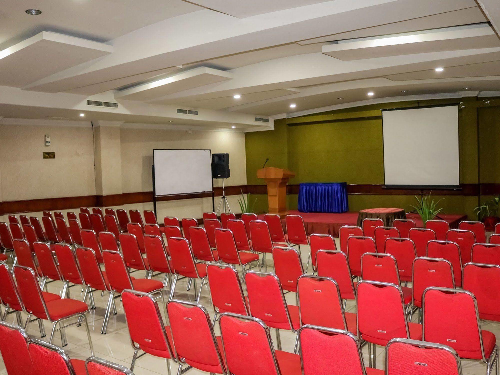 Antares Hotel Medan Eksteriør bilde